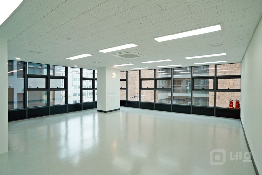 인기좋은코너 유리룸3개, 빠른입주 매물의 9번째 사진