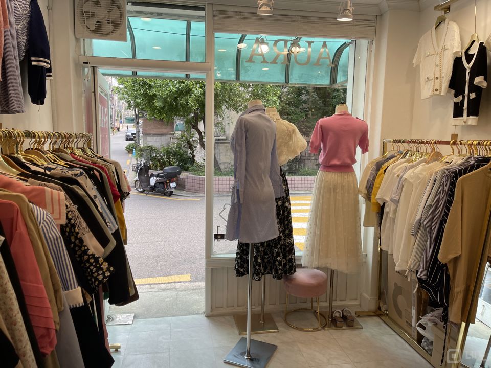 내발산동 주거지역, 깔끔한 시설 의류판매점 매물의 4번째 사진
