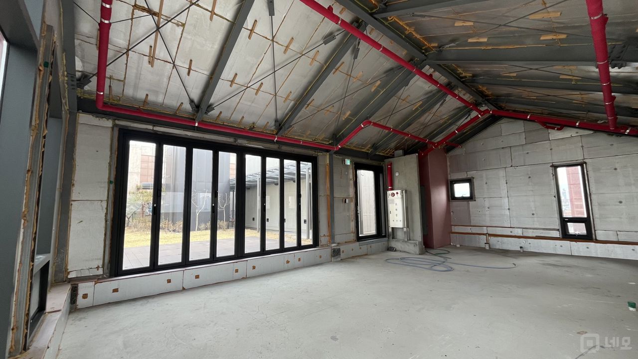 송파나루역 역세권, 대로변에 위치한 가시성 좋은 방이동 공실 매물의 2번째 사진