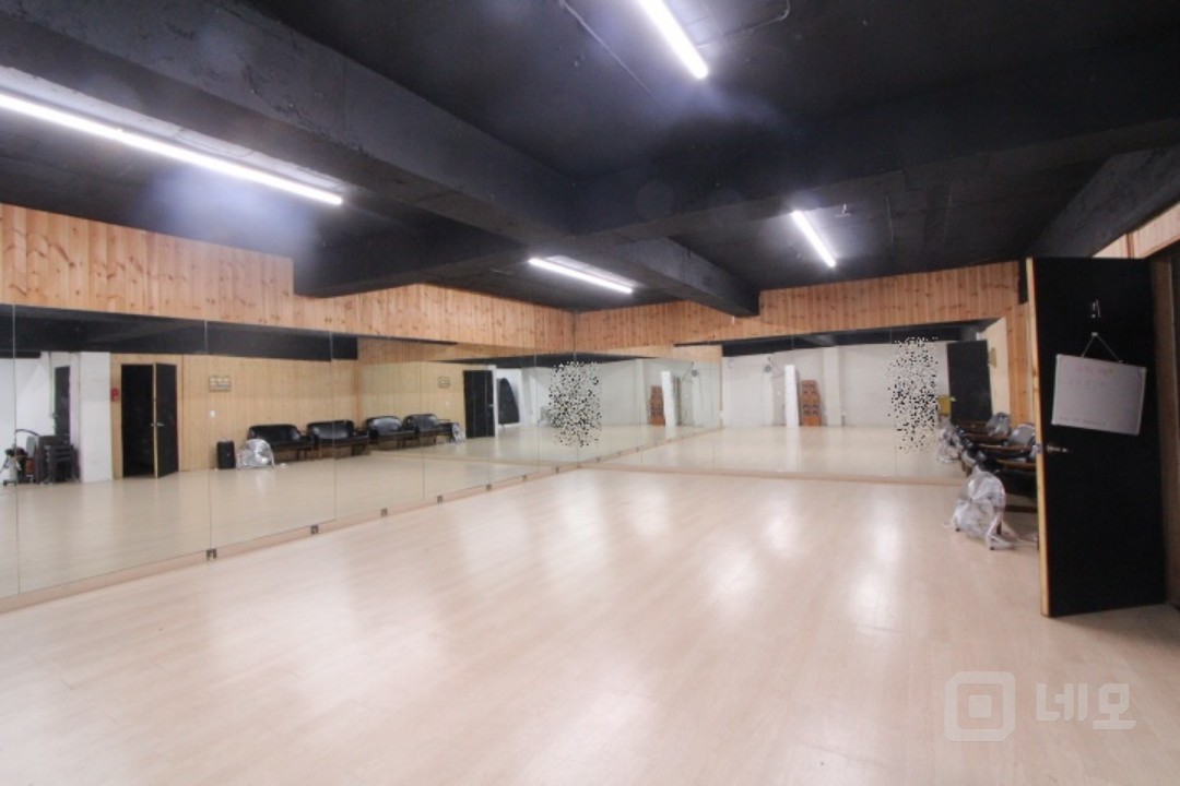 ● 무권리 홍대댄스연습실 임대 !! 룸1개 매물의 2번째 사진