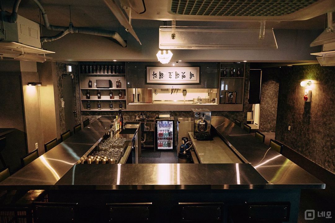 압구정로데오역 역세권, 입소문 듣고 찾아오는 고급스러운 요리주점 매물의 2번째 사진