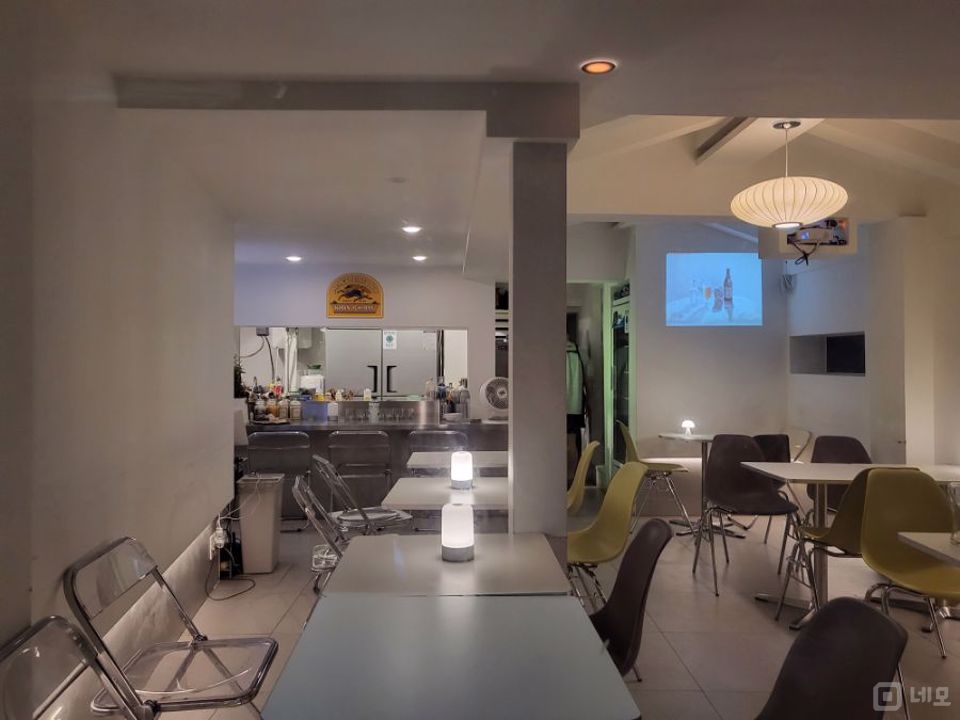 모던한 인테리어 완비된 혹석동 요리주점 매물의 1번째 사진