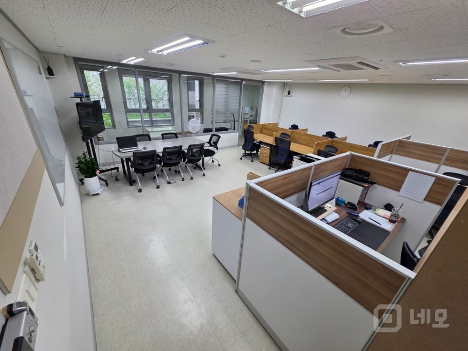 마곡 초역세권! 흔치않은 정사각형 사무실! 매물의 4번째 사진
