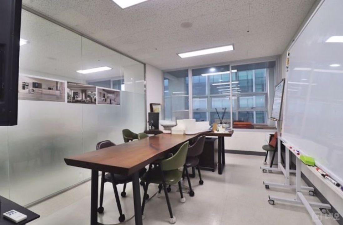 인테리어 깔끔한 역세권 사무실 매물의 3번째 사진