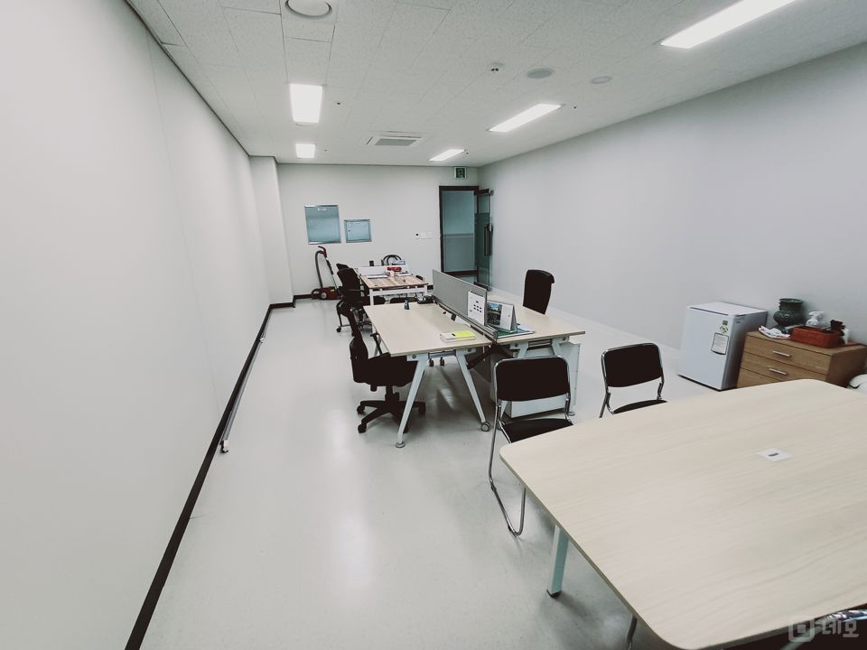 전용18 룸1 인테리어 상 소호사무실 매물의 1번째 사진