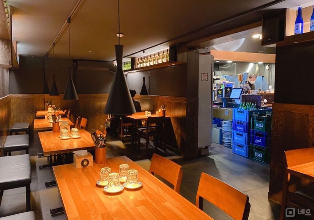 유동 인구 많은, 천호역 먹자골목에 위치한 지하1층 이자카야 매물의 4번째 사진