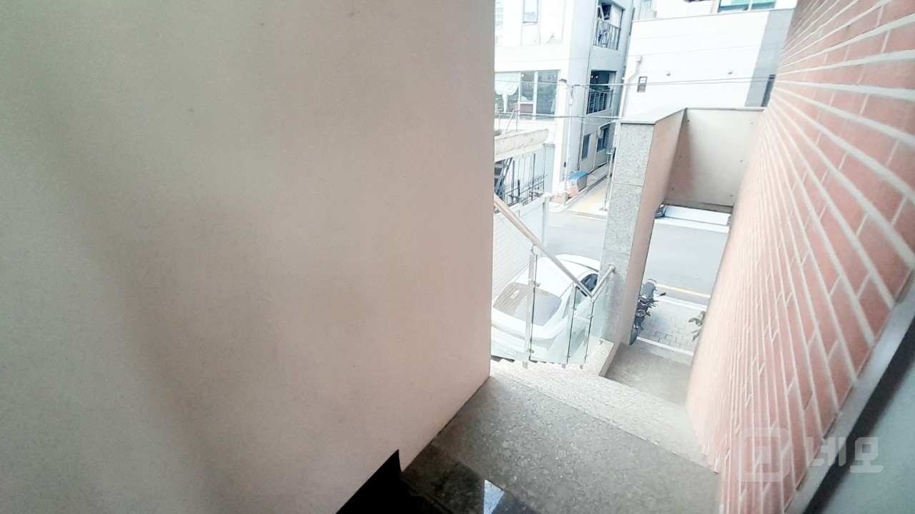 🏙️ 브랜드 플래그십에 최적화된 연트럴파크 중심 3개층 단독 임대 매물의 4번째 사진