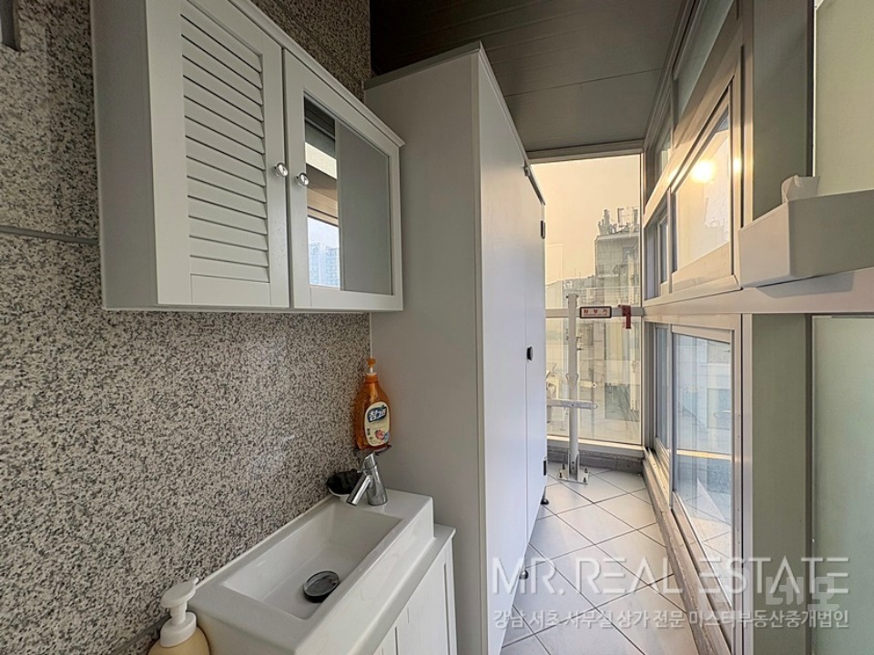인테리어S급 언주2분 엘베有 빠른계약예상 매물의 18번째 사진