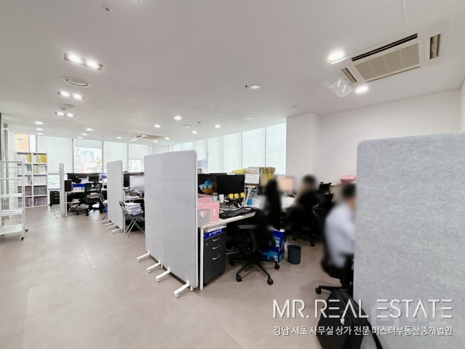 논현역1분 초역세권 대로변 S급인테리어 ACE 매물의 1번째 사진