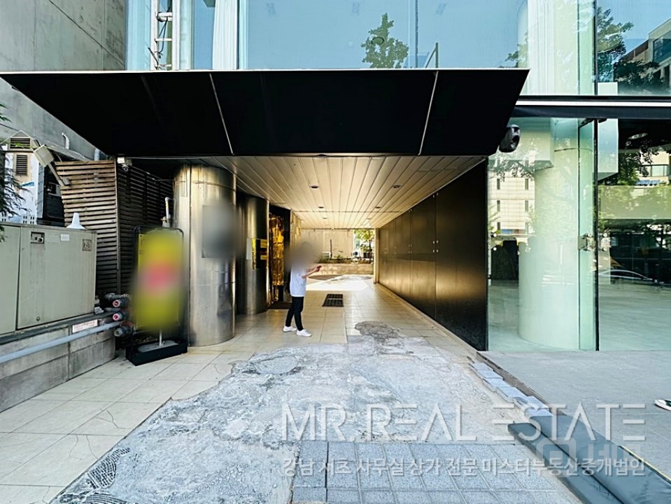 1층 대로변상가.층고4m이상.복층.노출최상.권리무 매물의 11번째 사진