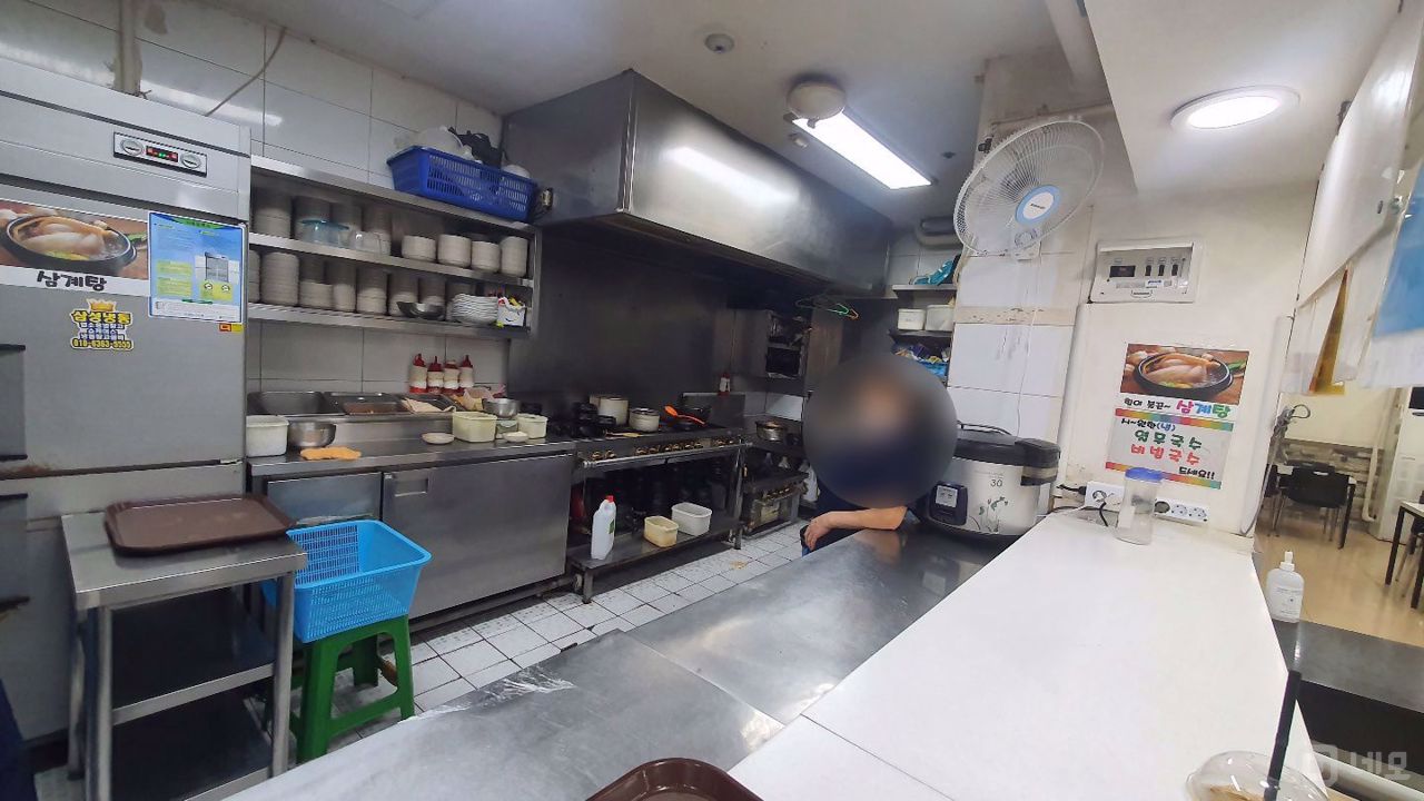 종로6가  접근성 좋은 5층 구분상가 임대 매물의 2번째 사진