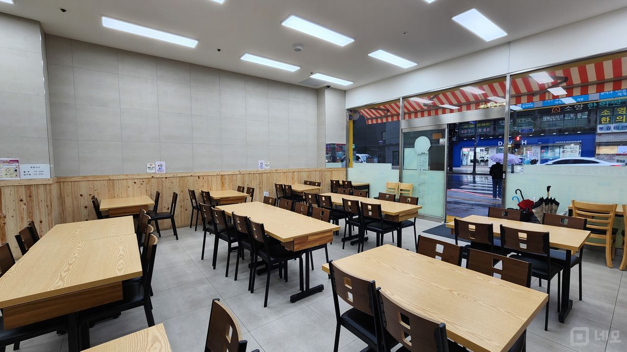 응암동 유동인구 많은 중심상권, 시설, 인테리어 깨끗한 분식집 매물의 4번째 사진