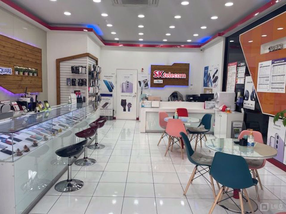 만수동 항아리 상권, 사거리 코너에 위치한 1층 휴대폰 매장 매물의 1번째 사진