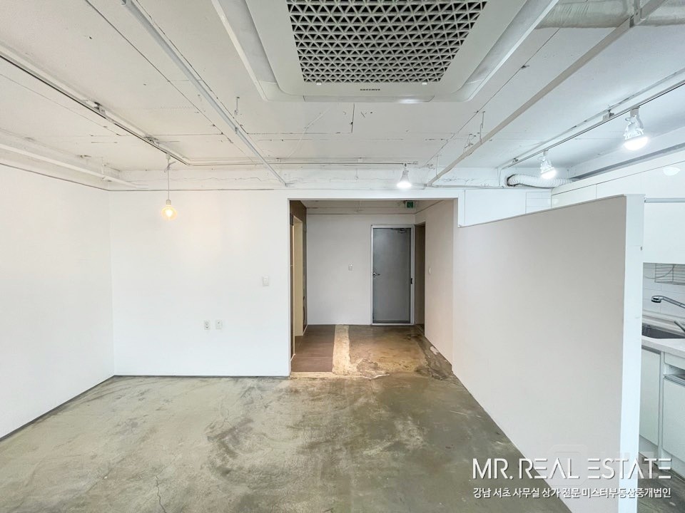 사진有.신사역8번인근.인테리어ACE.소형사무실 매물의 9번째 사진