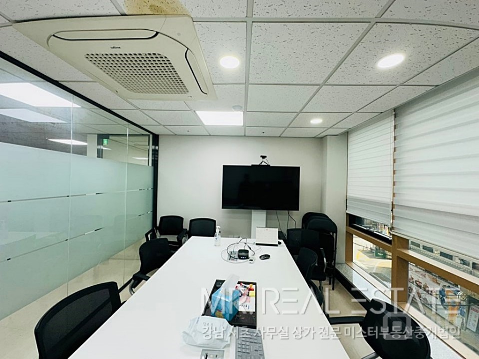 인테리어 최상, 시설비 무, 역세권, 접근성 좋음 매물의 2번째 사진