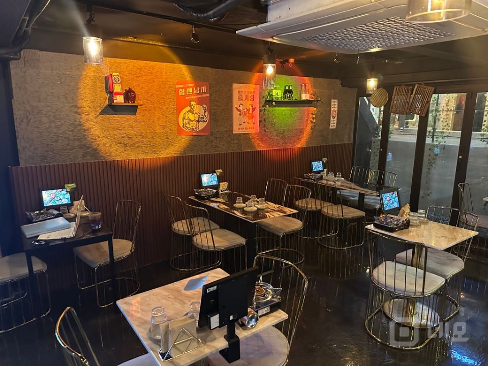 연남동 감성 미로길끝에 위치해 있는 담연 입니다. 매물의 2번째 사진