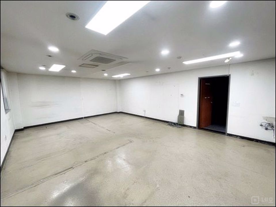 ▣7호선 학동역 도보 4분 이내 위치! 내부 정말 깔끔한 사무실 임대▣ 매물의 4번째 사진