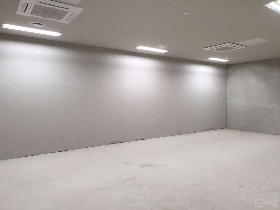 역삼동 대로변에 위치한 대형 빌딩 지하 식당가 공실 매물의 3번째 사진