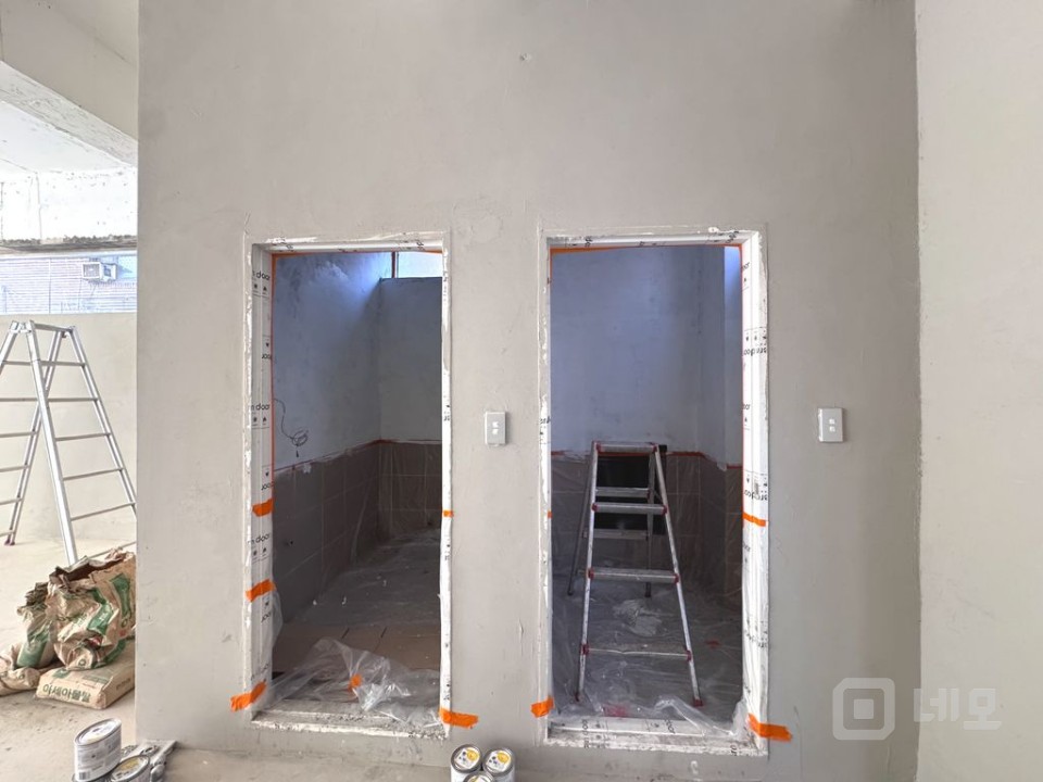 학동역 인근 2면 통창! 무권리! 리모델링 1층 상가 매물! 매물의 7번째 사진