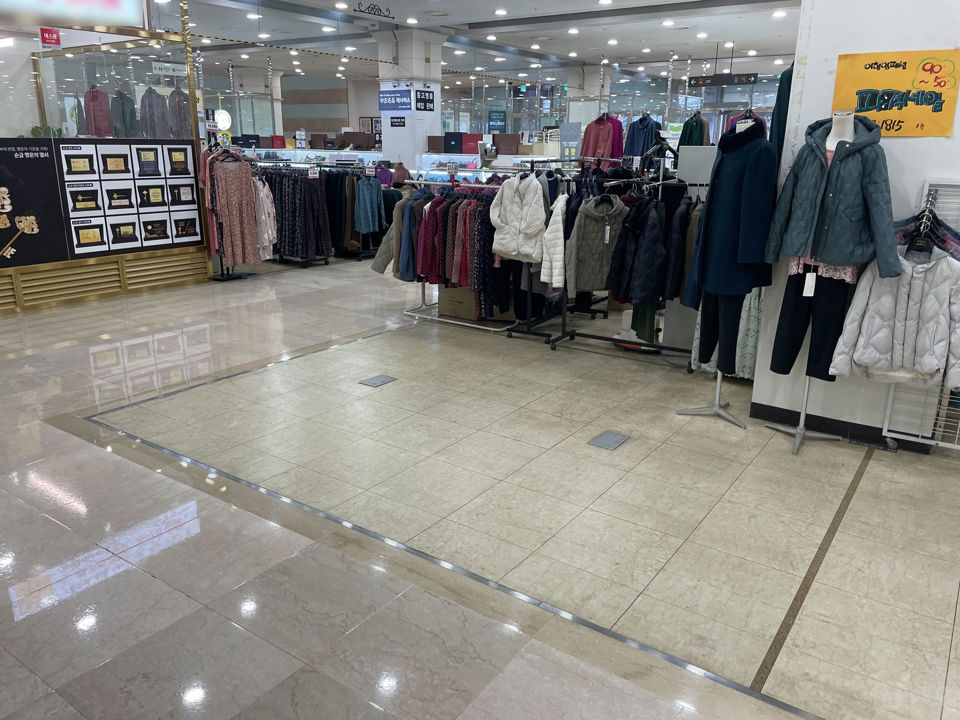 신도림역 역세권, 구로동 신도림테크노마트 내 1층 상가 매물의 2번째 사진