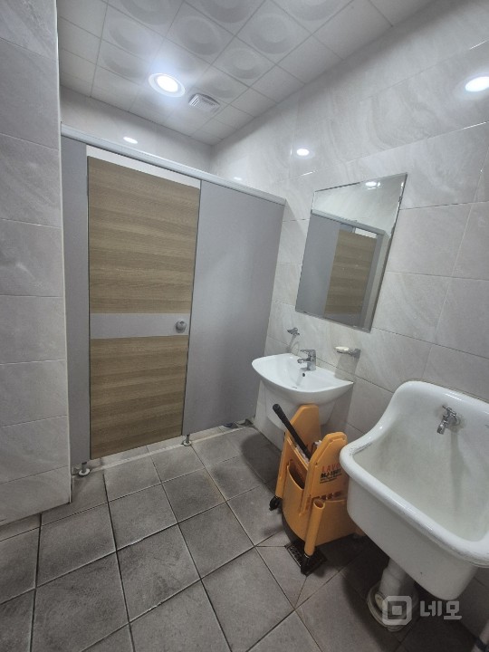 동부시장 시설 깔끔 2층 사무실 상가 엘베0 주차0 매물의 6번째 사진