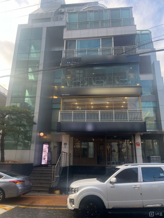 깔끔한 인테리어 및 시설 완비된 대신동 2층 음식점 매물의 8번째 사진