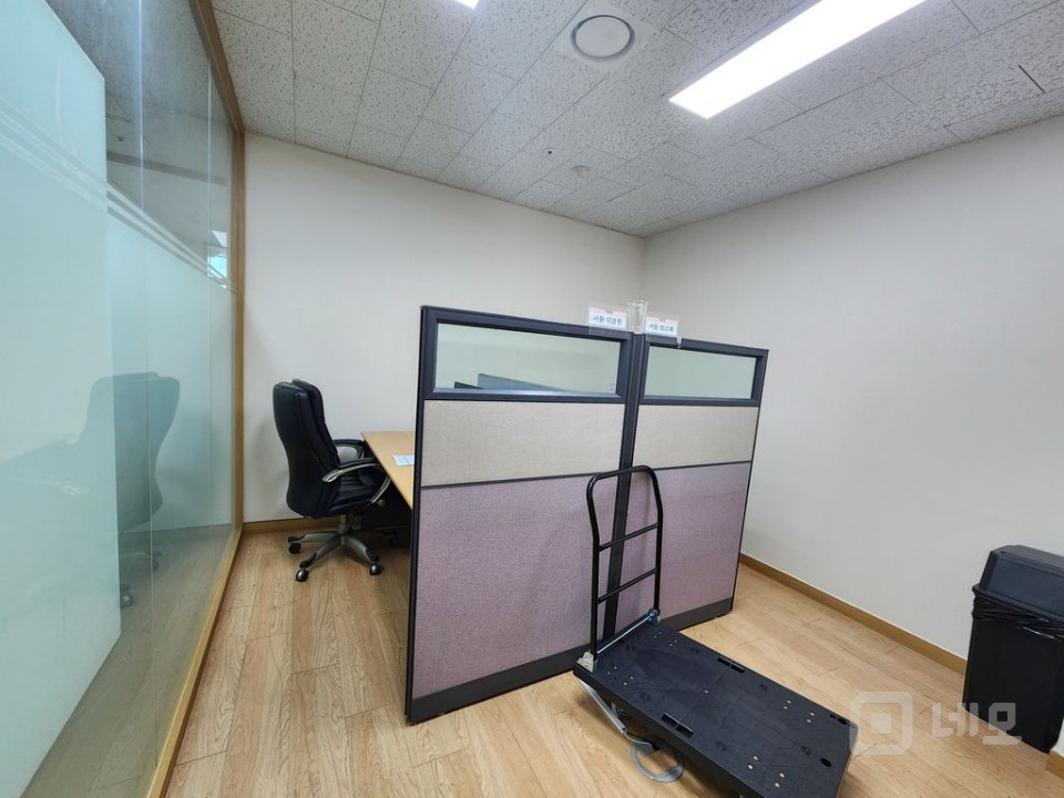 가산디지털 단지역 연결건물. 즉시입주.집기인수가능 매물의 5번째 사진