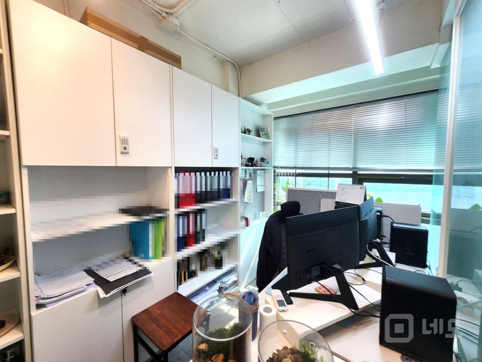 세련된 업무공간 O 더블역세권 O 출퇴근 용이 O 유리룸, 인테리어 완비 매물의 2번째 사진