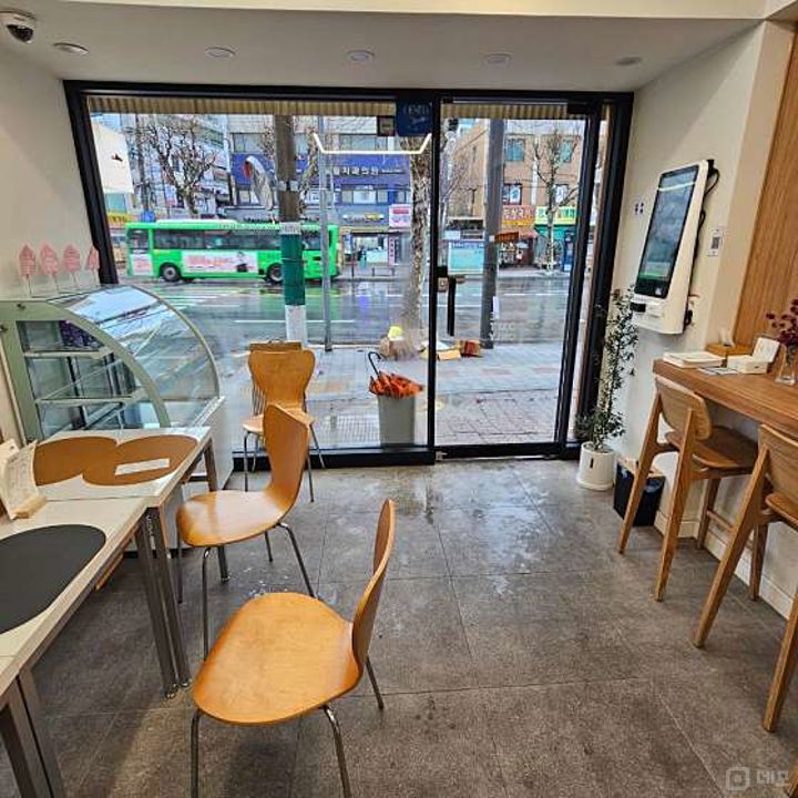 염창동 대로변에 위치한 김밥 전문점 매물의 6번째 사진