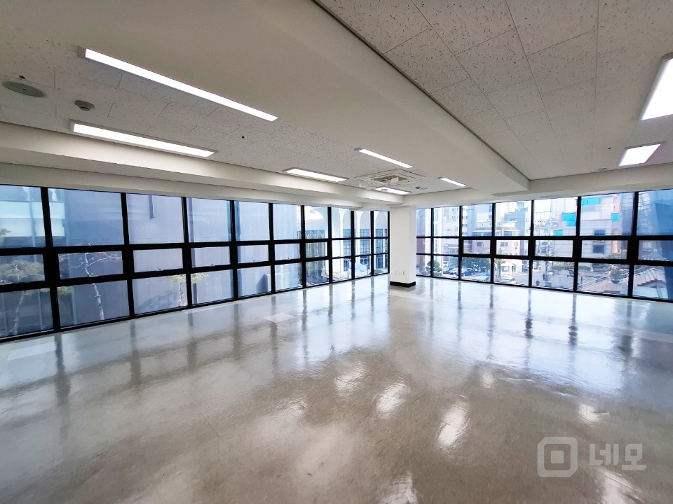 🏢 연남동 프라임 로케이션, 약 444평 대형 오피스 매물의 12번째 사진