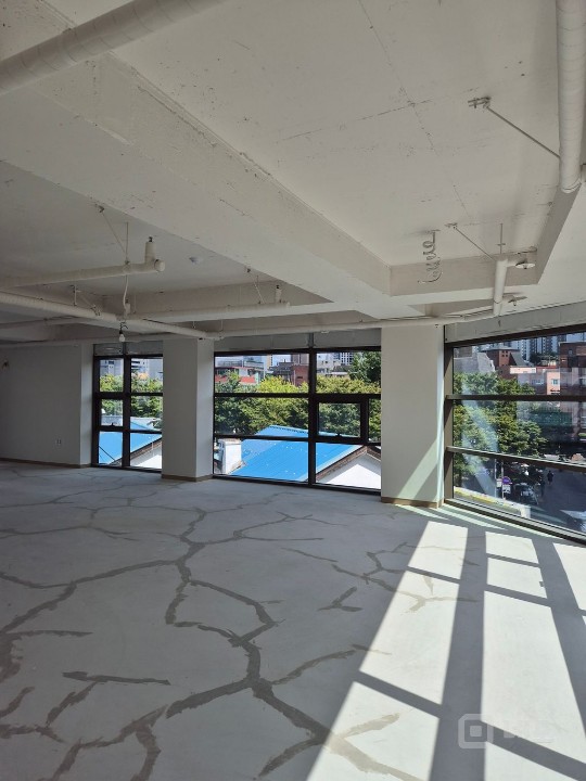 신축첫입주.대형사무실.즉시입주 매물의 6번째 사진