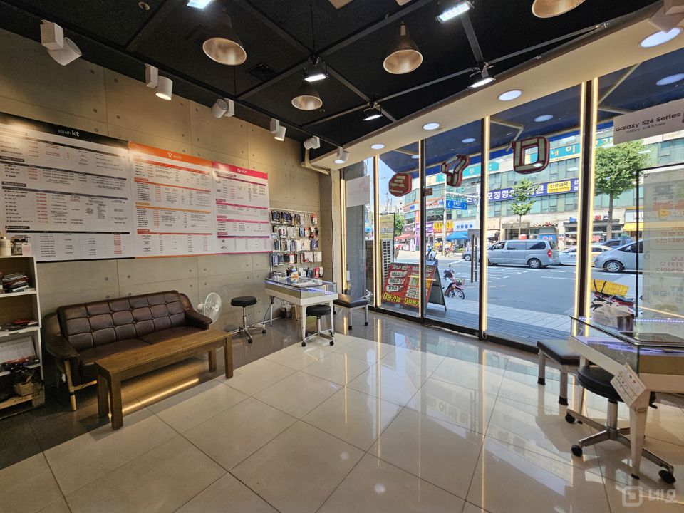 접근성 좋은 대로변 1층, 신내동 상가 매물의 1번째 사진