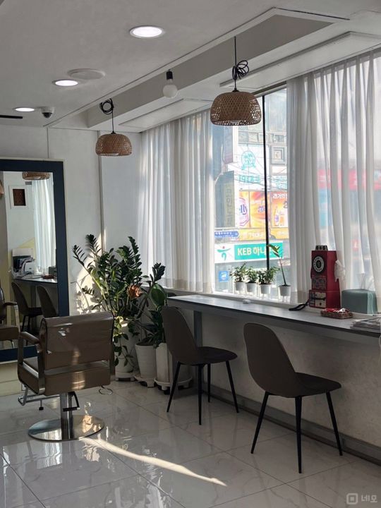 의정부역 역세권, 깔끔한 인테리어 완비된 2층 미용실 매물의 2번째 사진
