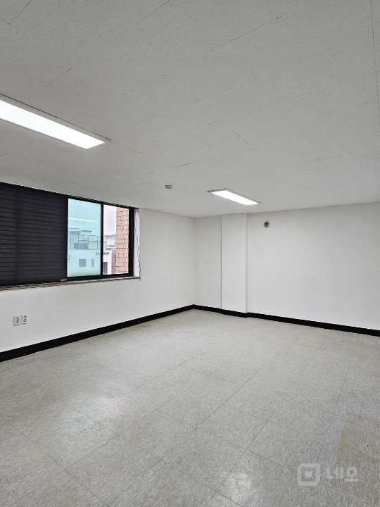 성산동 대로변 가성비 좋은 사무실 임대 매물의 2번째 사진