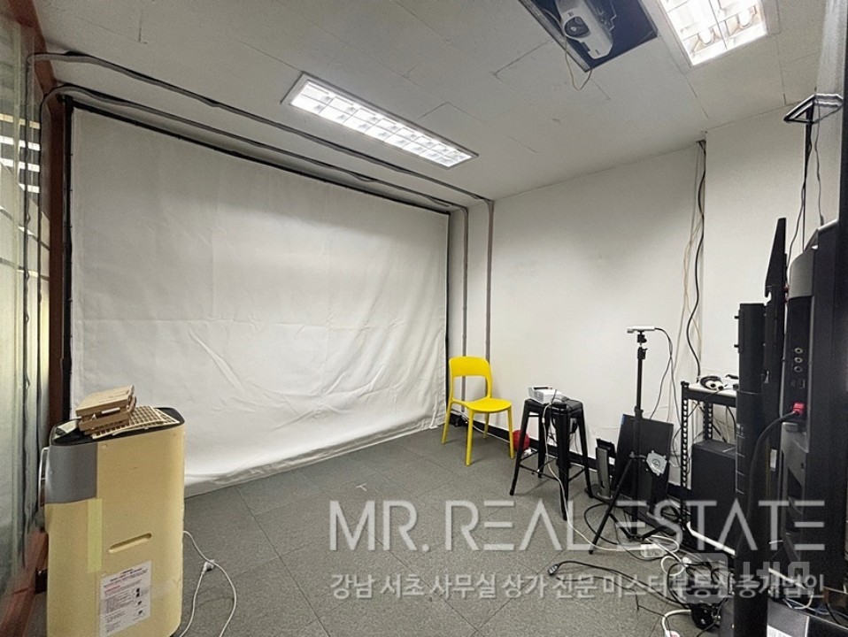 신논현역.역세권.대로변.주차편리.가시성굳 매물의 4번째 사진