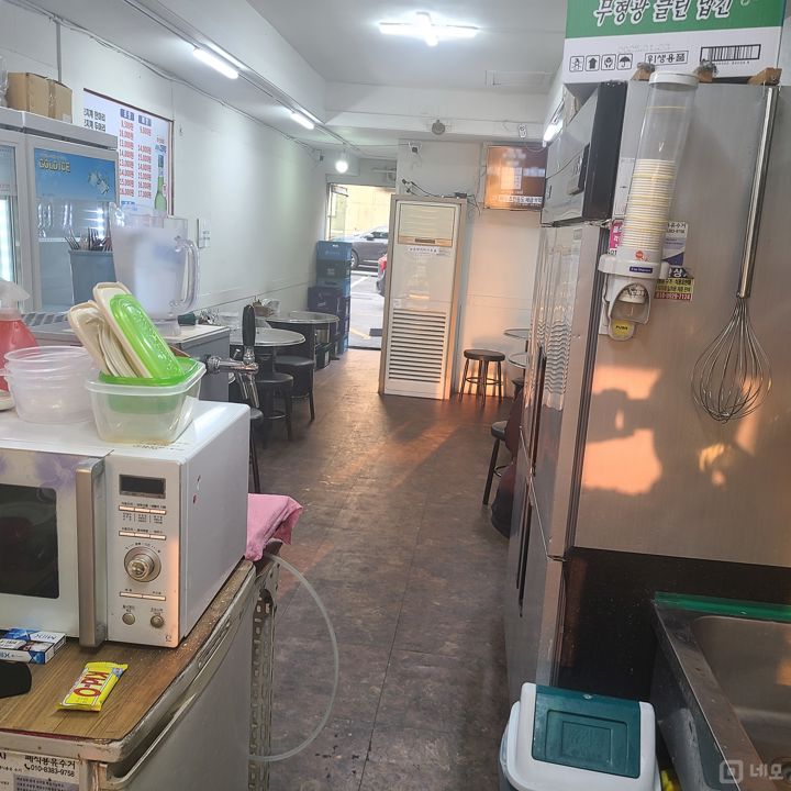 아파트 입구 상권의 다양한 인프라 상가 매물의 2번째 사진