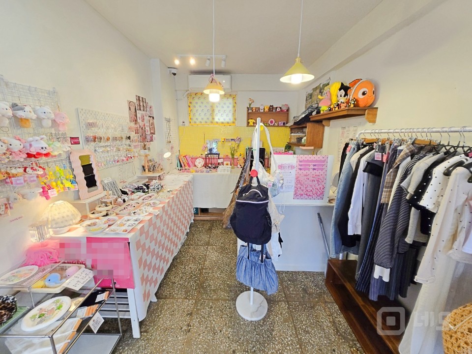 RYU 망리단길 인근 유동인구 많은 소형 1층 상가 매물의 2번째 사진