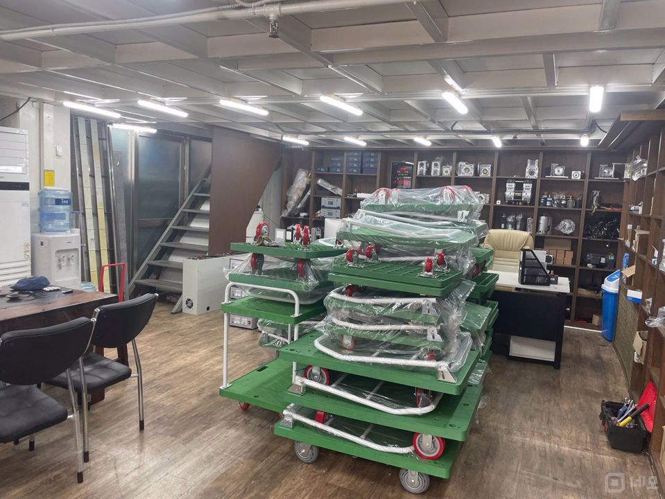 구로 중앙 유통단지 내에 위치한, 수요도 많은 구로동 매장 매물의 1번째 사진