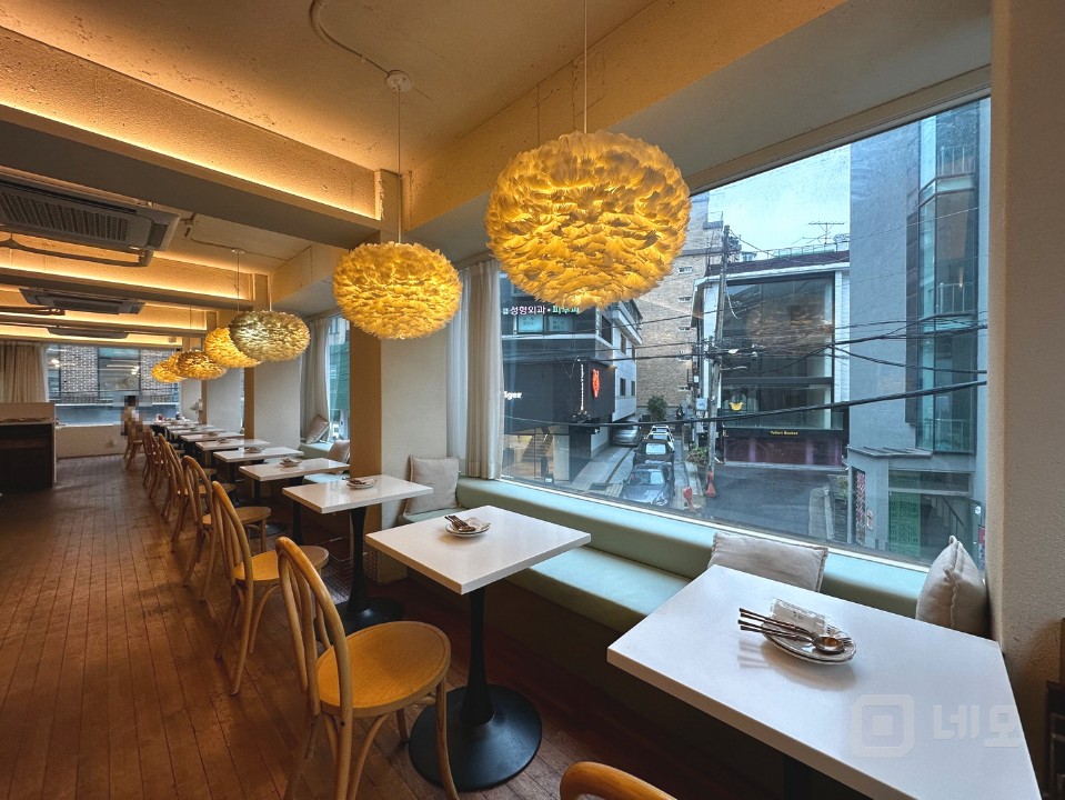🧡신사동 가로수길 이면 S급 인테리어 양식집 양도양수🧡 매물의 3번째 사진