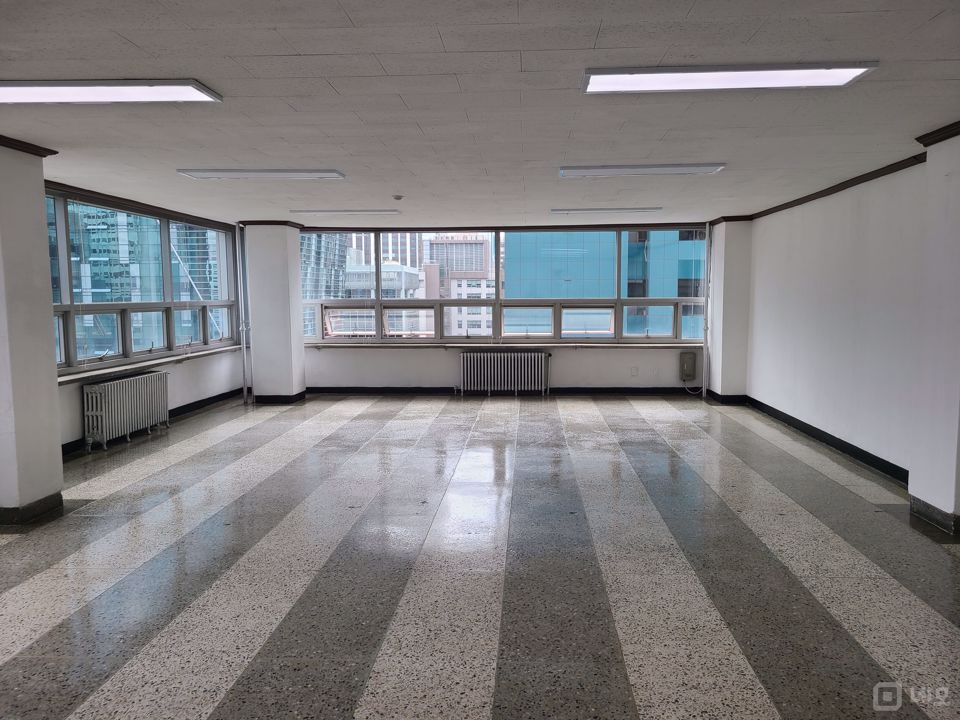 시청역 4번 출구 2분 거리의 교통이 편리한 사무실 매물의 8번째 사진