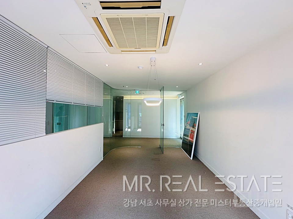 실사진 서울세관사거리 더블역세권 대로변 A급인테리어 매물의 4번째 사진