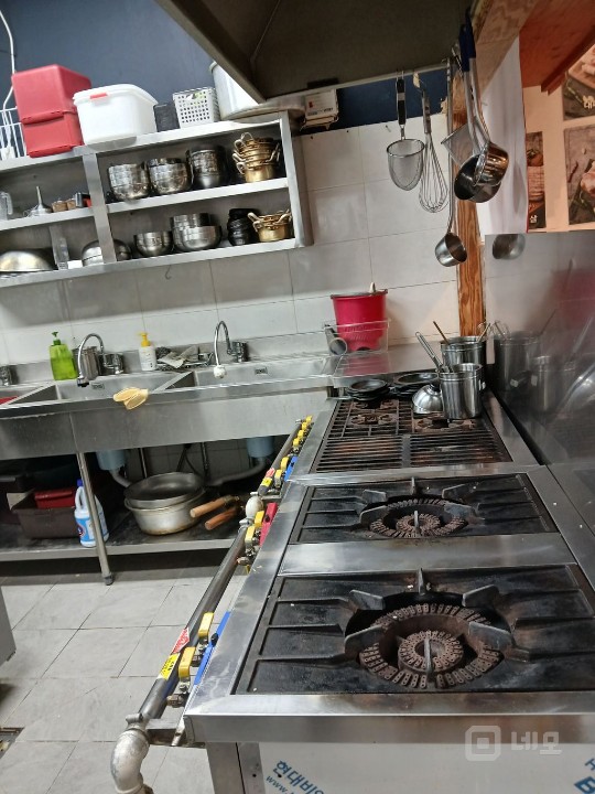 넓고 확트인매장  매물의 4번째 사진