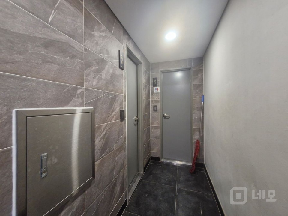 🔥 강남 핵심 번화가 3층, 인기 맛집 위 상권 시너지 최강 입지! 매물의 7번째 사진