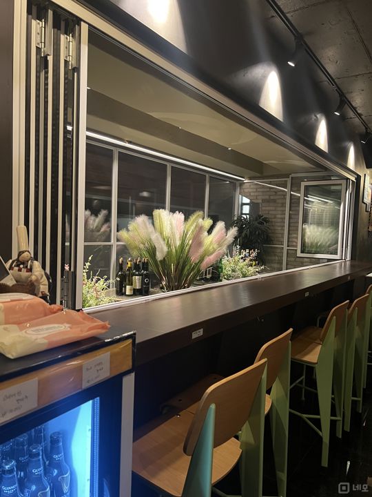 삼성동 삼성중앙역 역세권, 고급스러운 인테리어의 와인 판매점 매물의 4번째 사진