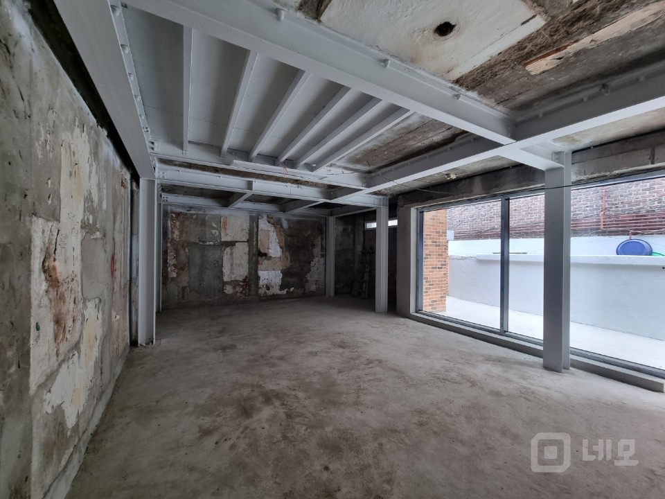 🚉 성수역 도보권, 핫플레이스 1층 상가 임대 매물의 1번째 사진