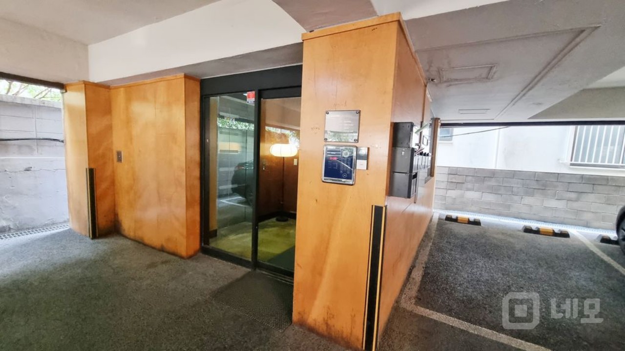 조용한 입지 환경 신축급 외관 확 트인 개방감 좋은 공간 매물의 9번째 사진