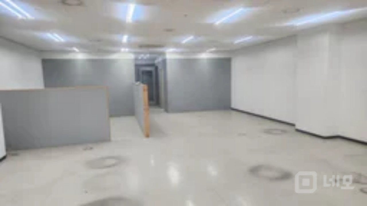 전용 42평 9호선 가양역  도보 4분 중형사무실  매물의 3번째 사진