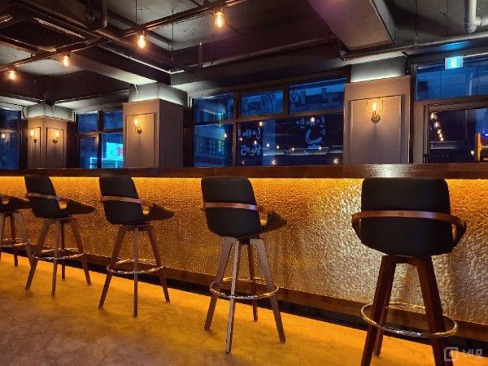 모던 인테리어 완비된 동두천 지행동 bar 매물의 2번째 사진