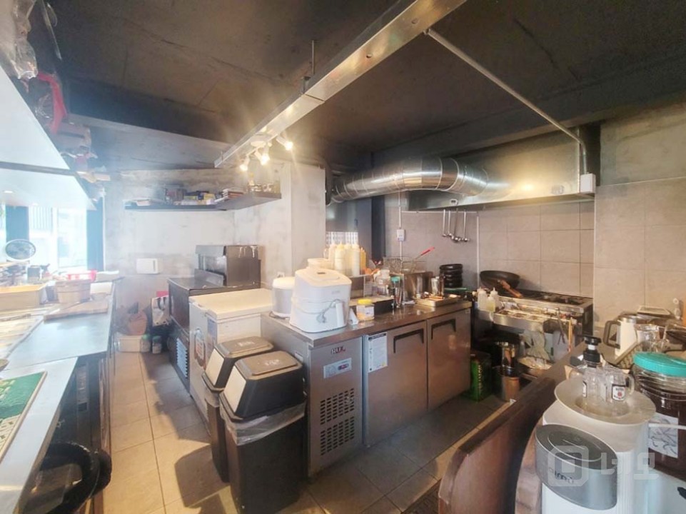 GATE 연남동 미로길 가시성 좋고 인테리어 좋은 1.5층 상가 매물의 9번째 사진