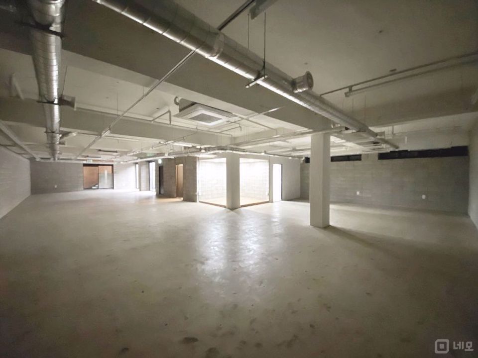 압구정로데오역 도보 5분거리 역세권 쾌적하고 깔끔한 사무실 임대 매물의 2번째 사진